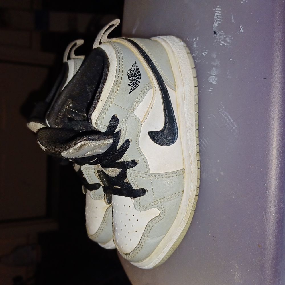Retro Air Jordan 1s